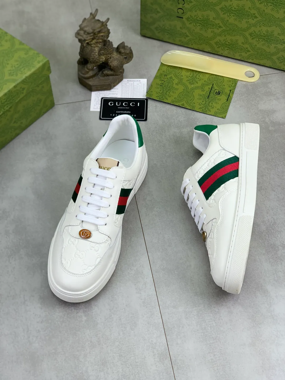 Men's Men's Shoes P420 💰[New Style] 🆘 The latest model from Gucci's official website🎁Classic casual and fashionable men's shoes👟Hot style💥Simple and elegant style, exclusive for trendy men. Unique latest brand elements from the official website👑Gucci original decoration, fashionable and generous, made of original soft calfskin fabric➕Comfortable soft sheepskin lining ✅The official website specifies wear-resistant rubber outsole_full of elasticity, classic model taken in real life🎬Color: 2️⃣colors available😍Number: 38-44